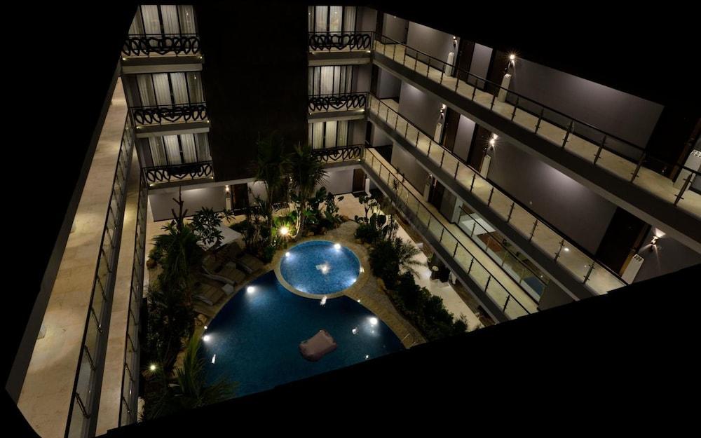 Amaroossa Suite Bali Nusa Dua  Buitenkant foto
